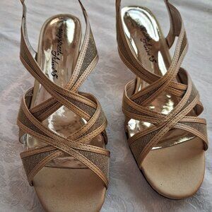 Low Kitten-heel Dress Sandals in Gold Leather and Fabric